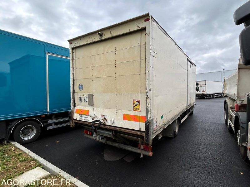 RENAULT MIDLUM 190DXI 12t - 2009 / 365000 KMS - Camion: photos 4 RENAULT MIDLUM 190DXI 12t - 2009 / 365000 KMS - Camion: photos 4