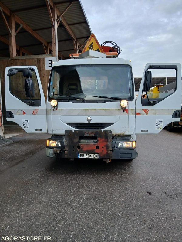 RENAULT MIDLUM BB-204-BN PLATEAU FIX UNE CONTRE VISITE 140500 KM - Camion: photos 1 RENAULT MIDLUM BB-204-BN PLATEAU FIX UNE CONTRE VISITE 140500 KM - Camion: photos 1