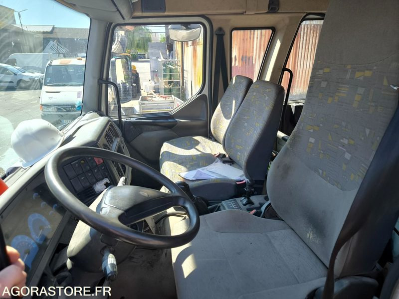 RENAULT PL Type Benne MIDLUM 210 192610kms 2002 - Camion: photos 4 RENAULT PL Type Benne MIDLUM 210 192610kms 2002 - Camion: photos 4