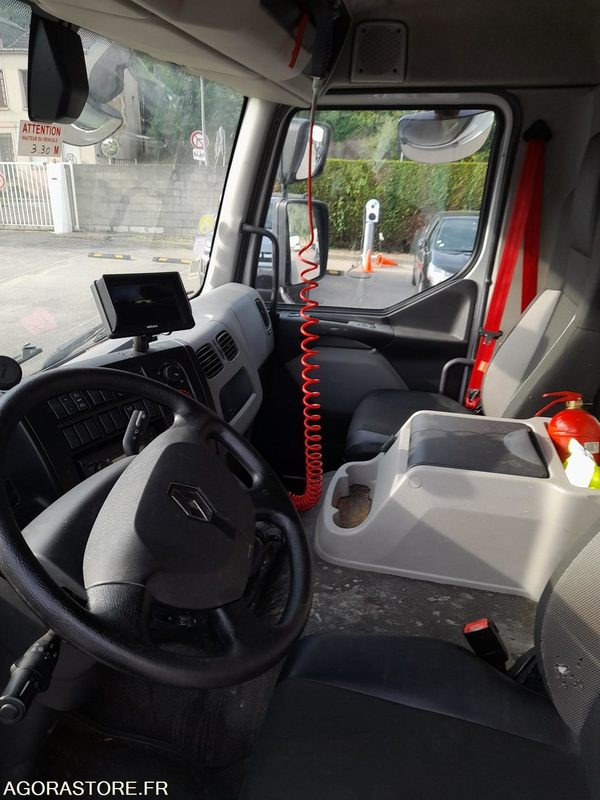 Renault Poids Lourds Type D12 / 387919 Kms / 2017 / EP-912-ML - Camion: photos 1 Renault Poids Lourds Type D12 / 387919 Kms / 2017 / EP-912-ML - Camion: photos 1