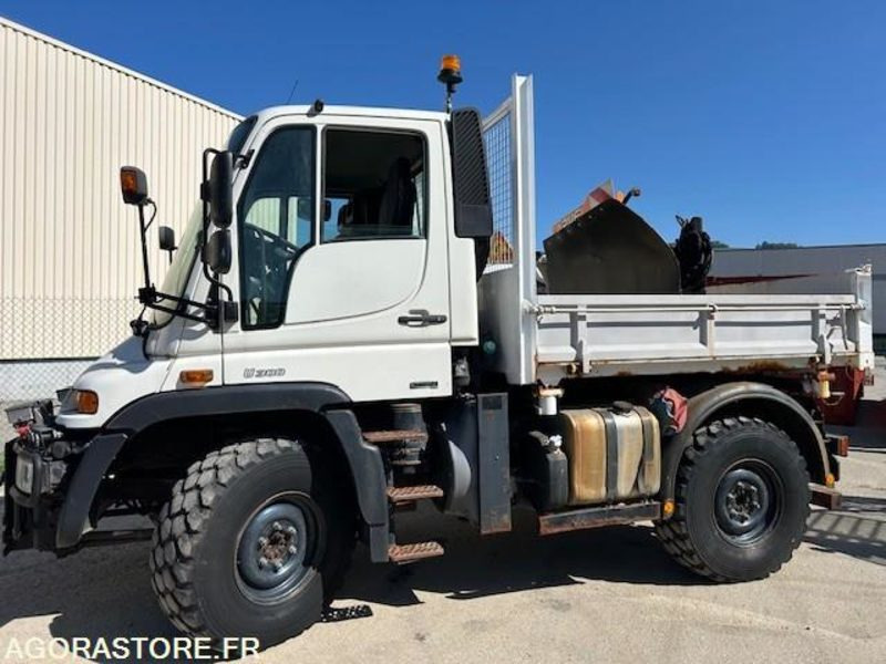 UNIMOG U300C VERSION COMMUNALE 2008 36900 KM - Camion: photos 1 UNIMOG U300C VERSION COMMUNALE 2008 36900 KM - Camion: photos 1