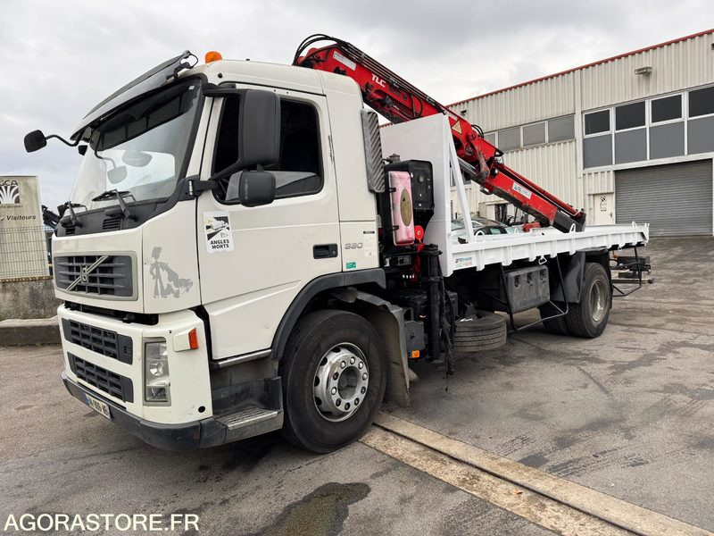 VOLVO FM 330 plateau grue -2010 -137000 km - Camion: photos 1 VOLVO FM 330 plateau grue -2010 -137000 km - Camion: photos 1
