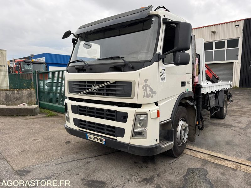VOLVO FM 330 plateau grue -2010 -137000 km - Camion: photos 3 VOLVO FM 330 plateau grue -2010 -137000 km - Camion: photos 3