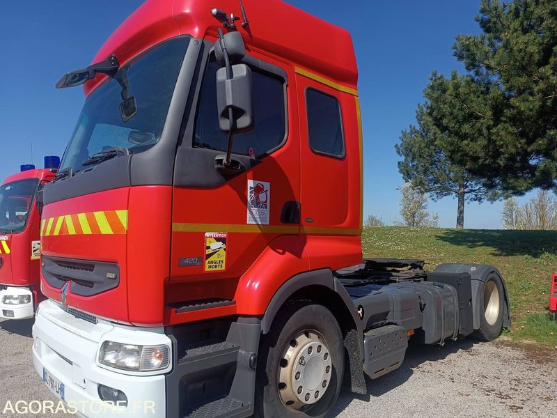Véhicule Tracteur Renault - Camion: photos 3 Véhicule Tracteur Renault - Camion: photos 3