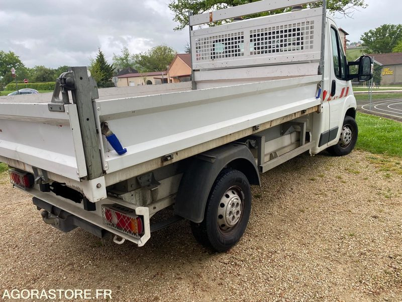 Camion benne Peugeot BOXER - 2014 - 70 000km - TURBO NEUF / PNEUS NEUFS - Véhicule utilitaire benne: photos 2 Camion benne Peugeot BOXER - 2014 - 70 000km - TURBO NEUF / PNEUS NEUFS - Véhicule utilitaire benne: photos 2