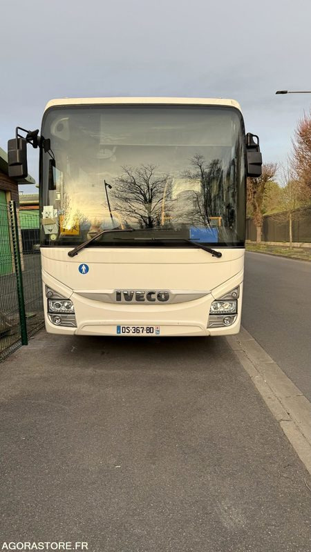 Car IVECO CROSSWAY EURO 6 2015 103 000 km CT OK - Bus scolaire: photos 1 Car IVECO CROSSWAY EURO 6 2015 103 000 km CT OK - Bus scolaire: photos 1