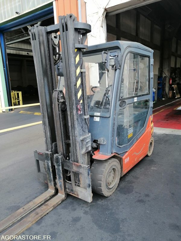 Chariot Toyota 8FBMT35 - 2015 (5210) - Chariot élévateur électrique: photos 1 Chariot Toyota 8FBMT35 - 2015 (5210) - Chariot élévateur électrique: photos 1