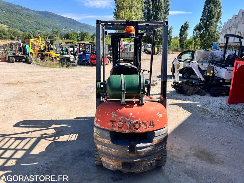 Chariot élévateur à gaz Toyota FG15 4,3m - 1,5T - Année 1994 - 10770 heures - Chariot élévateur à gaz: photos 4 Chariot élévateur à gaz Toyota FG15 4,3m - 1,5T - Année 1994 - 10770 heures - Chariot élévateur à gaz: photos 4