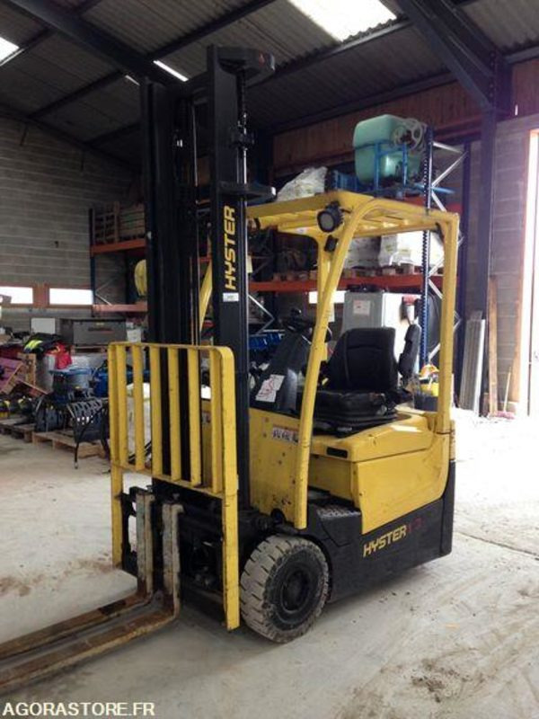 Chariot frontal 3 roues 2014 - Hyster A1.3 XNT - Chariot élévateur électrique: photos 1 Chariot frontal 3 roues 2014 - Hyster A1.3 XNT - Chariot élévateur électrique: photos 1