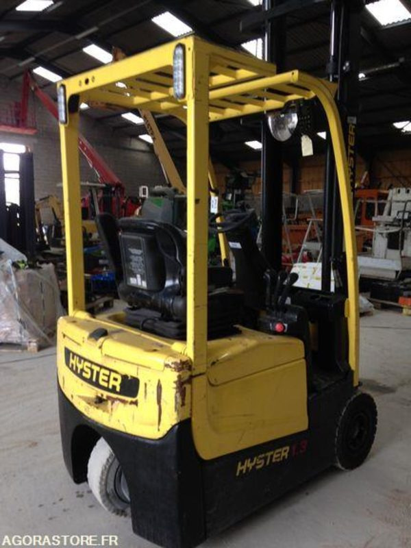 Chariot frontal 3 roues 2014 - Hyster A1.3 XNT - Chariot élévateur électrique: photos 3 Chariot frontal 3 roues 2014 - Hyster A1.3 XNT - Chariot élévateur électrique: photos 3