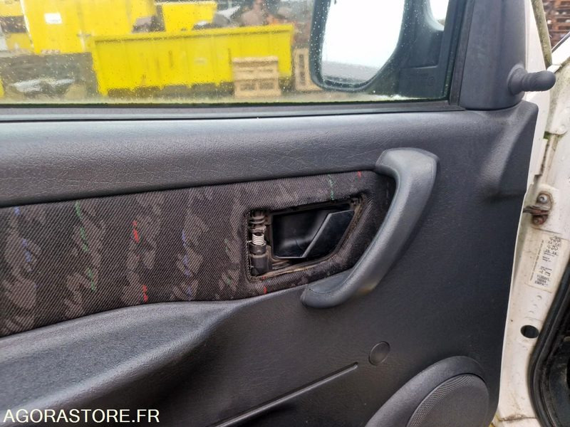 Citroën Berlingo - 124TF53 - Voiture: photos 5 Citroën Berlingo - 124TF53 - Voiture: photos 5