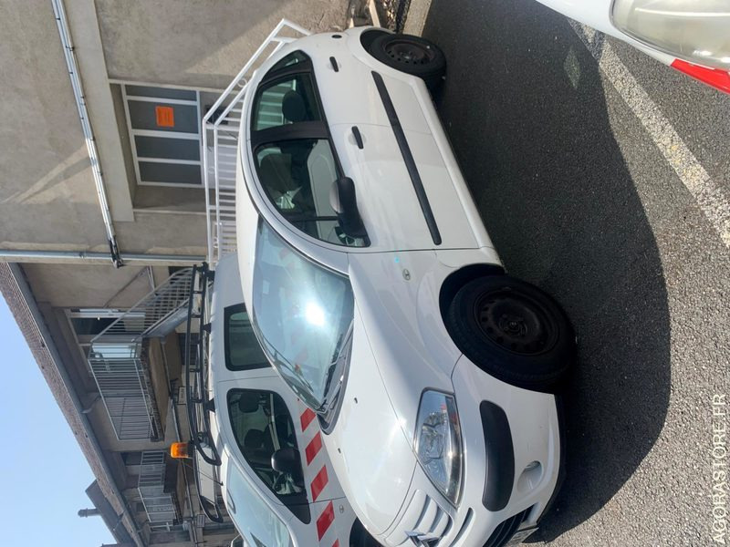 Citroen C 3 Phase 2 1.4 i GNV 75 cv - Voiture: photos 2 Citroen C 3 Phase 2 1.4 i GNV 75 cv - Voiture: photos 2
