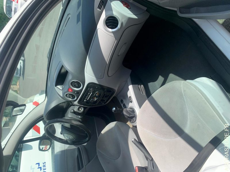 Citroen C 3 Phase 2 1.4 i GNV 75 cv - Voiture: photos 4 Citroen C 3 Phase 2 1.4 i GNV 75 cv - Voiture: photos 4