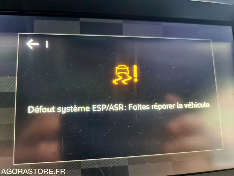 Voiture Citroën C4 EV-500-GR - véhicule non roulant: photos 8