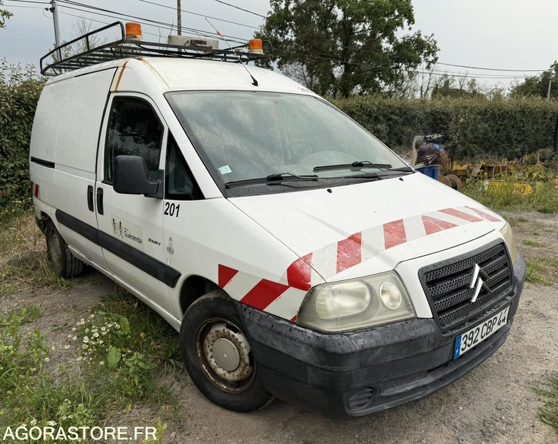Citroën Jumpy diesel 2005 roulant CT expiré - Fourgonnette: photos 1 Citroën Jumpy diesel 2005 roulant CT expiré - Fourgonnette: photos 1