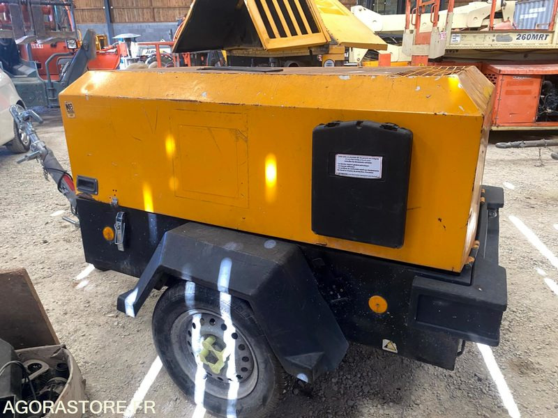 Compresseur de chantier 3.3m3 DOOSAN 7/31 - INGERSOLL RAND - Compresseur d'air: photos 4 Compresseur de chantier 3.3m3 DOOSAN 7/31 - INGERSOLL RAND - Compresseur d'air: photos 4