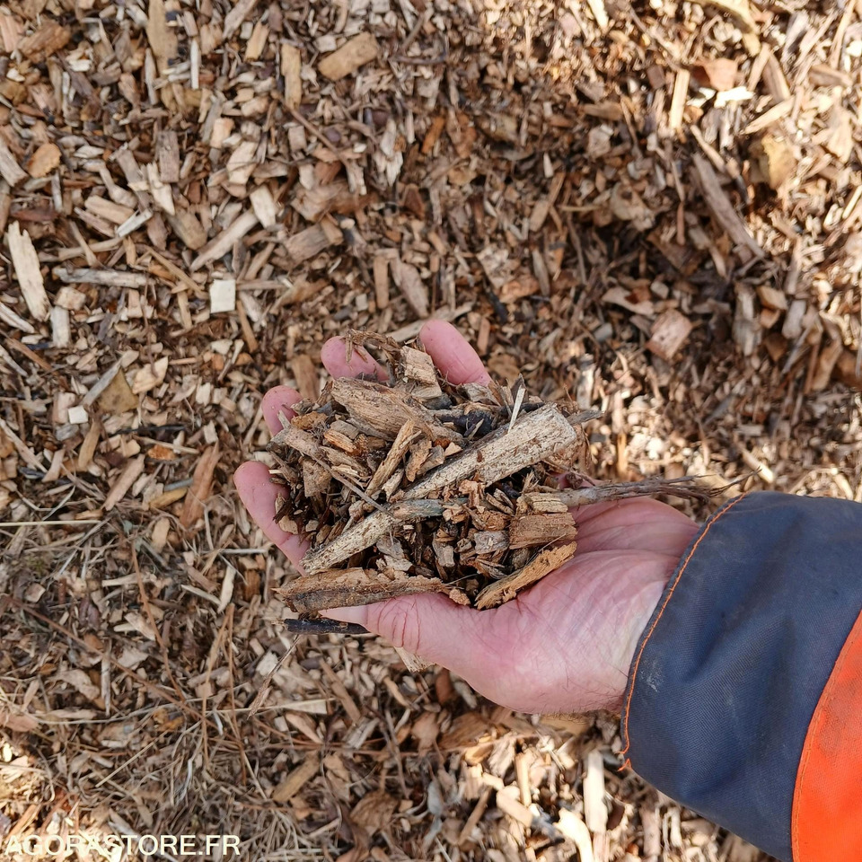 Copeaux feuillu + conifère 5m3 (15€/m3) - Matériel de jardinage: photos 2 Copeaux feuillu + conifère 5m3 (15€/m3) - Matériel de jardinage: photos 2