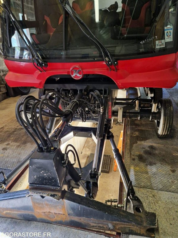 Dameuse Kässbohrer Pisten Bully PB600 - Engin de déneigement: photos 4 Dameuse Kässbohrer Pisten Bully PB600 - Engin de déneigement: photos 4