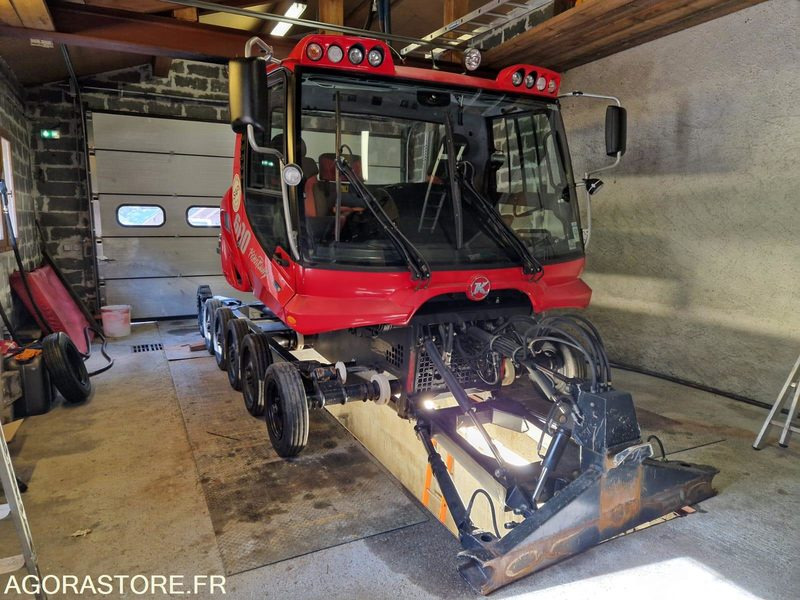 Dameuse Kässbohrer Pisten Bully PB600 - Engin de déneigement: photos 1 Dameuse Kässbohrer Pisten Bully PB600 - Engin de déneigement: photos 1