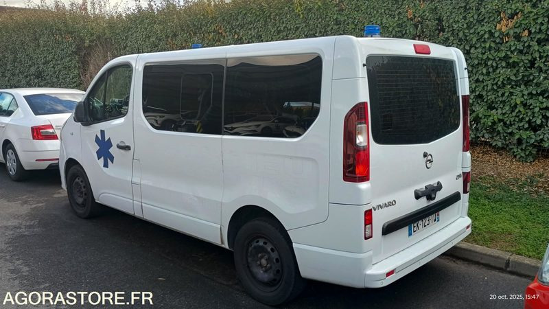 EK-123-TQ - Non Roulant - OPEL VIVARO - VASP - CG INTEGRAL - 447 455 Kms - Ambulance: photos 4 EK-123-TQ - Non Roulant - OPEL VIVARO - VASP - CG INTEGRAL - 447 455 Kms - Ambulance: photos 4
