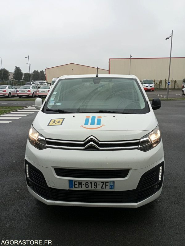 EM-619-ZF - Roulant - CITROEN JUMPY SPACE TOURER - VP - 240 733 Kms - Minibus, Transport de personnes: photos 4 EM-619-ZF - Roulant - CITROEN JUMPY SPACE TOURER - VP - 240 733 Kms - Minibus, Transport de personnes: photos 4