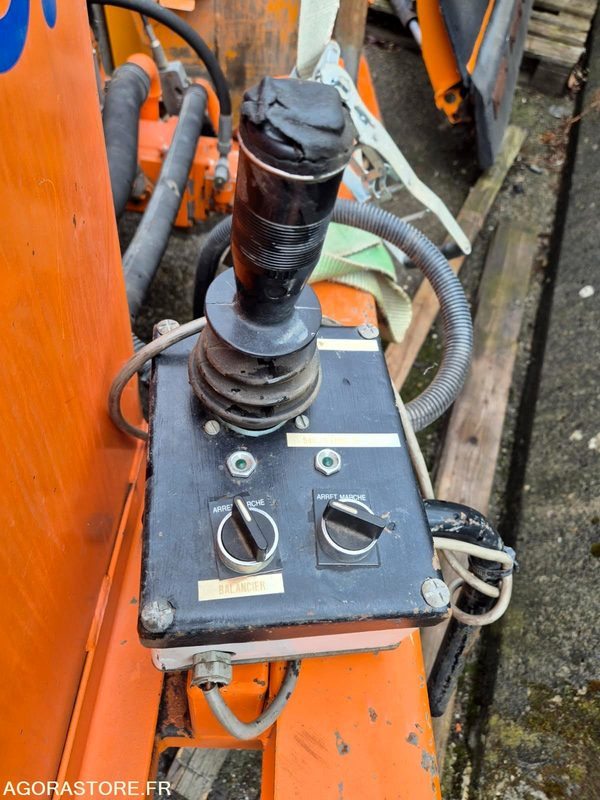 EPAREUSE FRONTALE CMV 450F 1999 - Epareuse: photos 4 EPAREUSE FRONTALE CMV 450F 1999 - Epareuse: photos 4