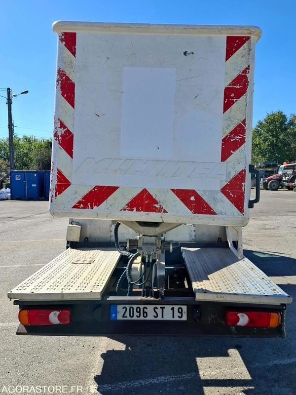 Elévateur à Nacelle 160 ALU CABSTAR sur châssis NISSAN <3.5T H.16M - 2007 - Camion avec nacelle: photos 4 Elévateur à Nacelle 160 ALU CABSTAR sur châssis NISSAN <3.5T H.16M - 2007 - Camion avec nacelle: photos 4