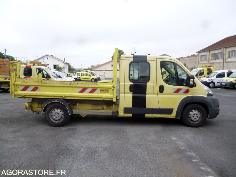 FIAT DUCATO 2.3 JTD 120 BBDC - Fourgon utilitaire: photos 4 FIAT DUCATO 2.3 JTD 120 BBDC - Fourgon utilitaire: photos 4