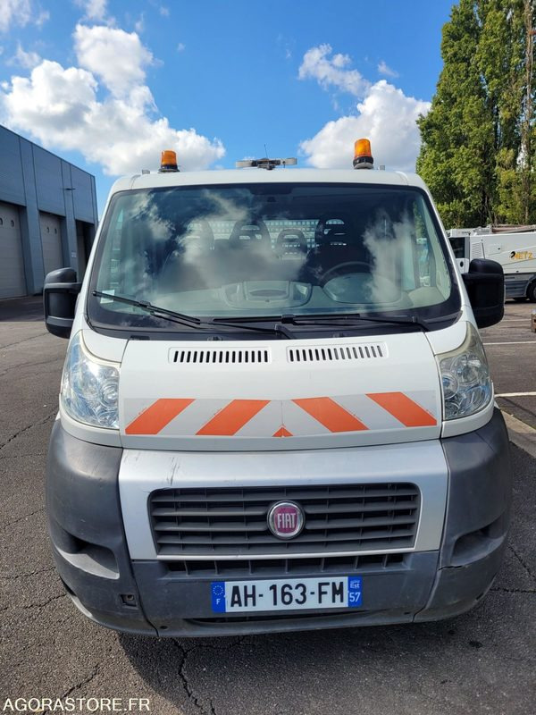 FIAT DUCATO DIESEL - AH-163-FM - VIN ZFA25000001696383 - Véhicule utilitaire benne: photos 2 FIAT DUCATO DIESEL - AH-163-FM - VIN ZFA25000001696383 - Véhicule utilitaire benne: photos 2