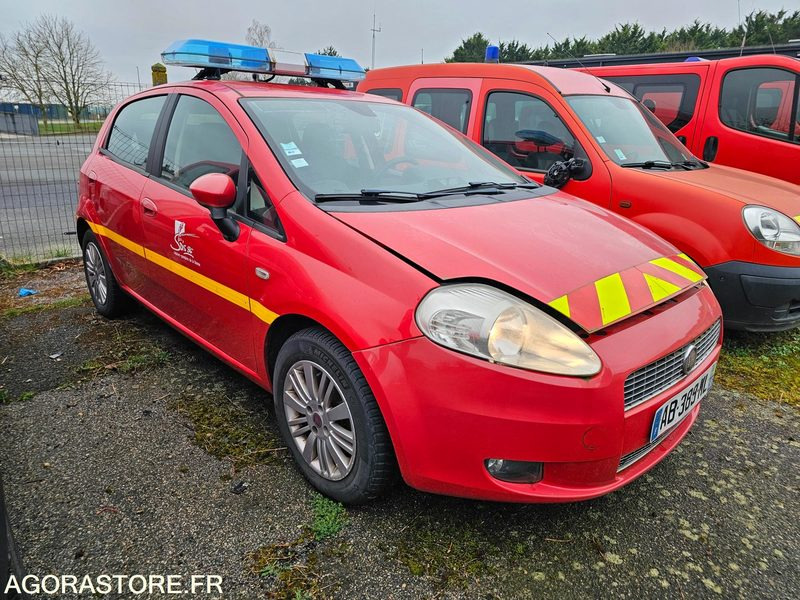 FIAT PUNTO 140419kms 2009 - AB389ML - Voiture: photos 2 FIAT PUNTO 140419kms 2009 - AB389ML - Voiture: photos 2