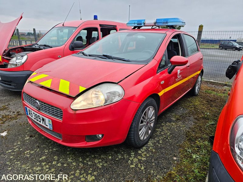 FIAT PUNTO 140419kms 2009 - AB389ML - Voiture: photos 1 FIAT PUNTO 140419kms 2009 - AB389ML - Voiture: photos 1