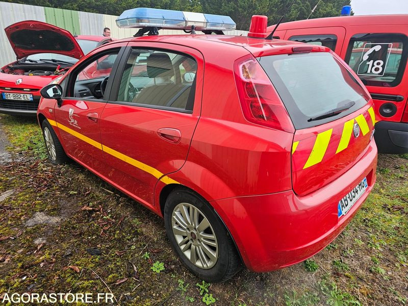FIAT PUNTO 166119kms 2009 - AB034HG - Voiture: photos 4 FIAT PUNTO 166119kms 2009 - AB034HG - Voiture: photos 4