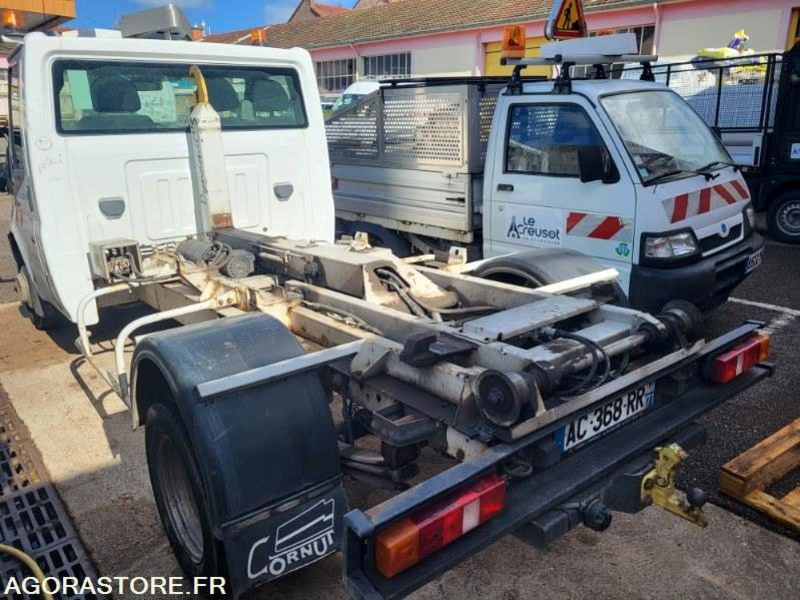 FORD transit avec système ampirol (sans contrôle technique) - Véhicule utilitaire benne: photos 3 FORD transit avec système ampirol (sans contrôle technique) - Véhicule utilitaire benne: photos 3