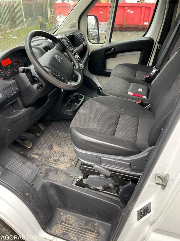 FOURGON Citroen JUMPER - 2018 - 98 000 kms - Fourgon utilitaire: photos 5 FOURGON Citroen JUMPER - 2018 - 98 000 kms - Fourgon utilitaire: photos 5