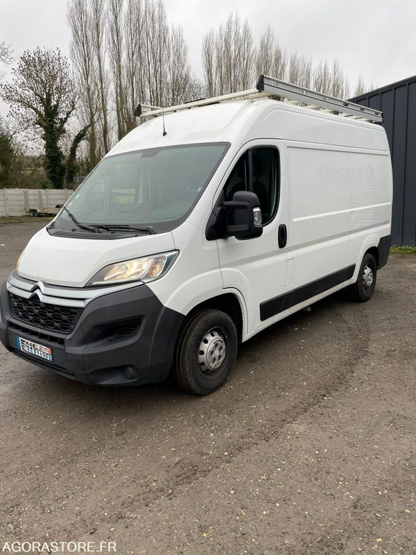 FOURGON Citroen JUMPER - 2018 - 98 000 kms - Fourgon utilitaire: photos 1 FOURGON Citroen JUMPER - 2018 - 98 000 kms - Fourgon utilitaire: photos 1
