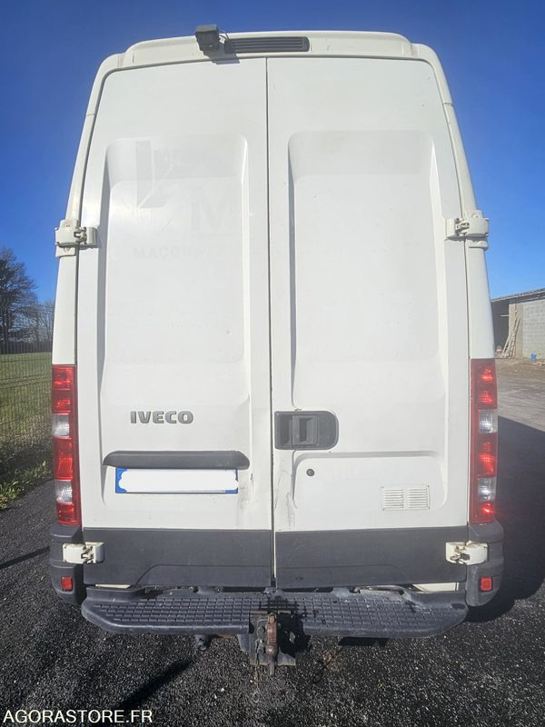 FOURGON IVECO 13 M3 - 2011 - 195 395 KMS - Fourgon utilitaire: photos 3 FOURGON IVECO 13 M3 - 2011 - 195 395 KMS - Fourgon utilitaire: photos 3