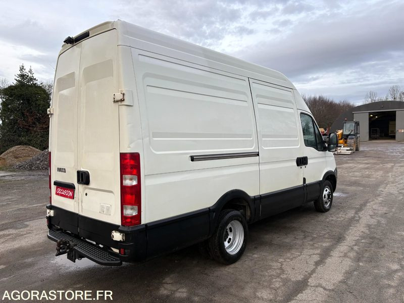 FOURGON IVECO DAILY 180 CV - 2011 - 195 600 KMS - Fourgon utilitaire: photos 5 FOURGON IVECO DAILY 180 CV - 2011 - 195 600 KMS - Fourgon utilitaire: photos 5