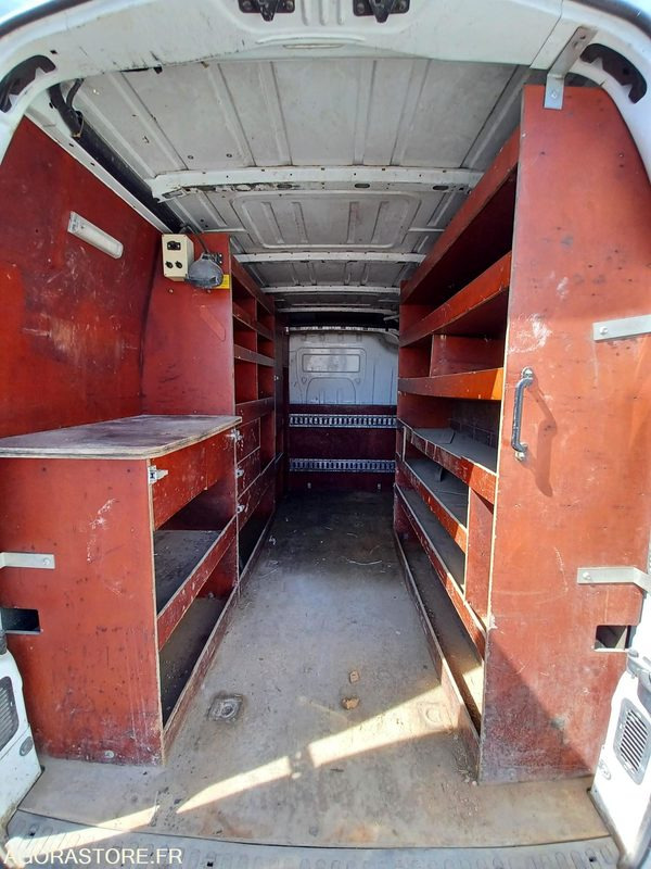 FOURGON RENAULT MASTER - 2010 / 187 529 Km - BF712EW - Fourgon utilitaire: photos 5 FOURGON RENAULT MASTER - 2010 / 187 529 Km - BF712EW - Fourgon utilitaire: photos 5