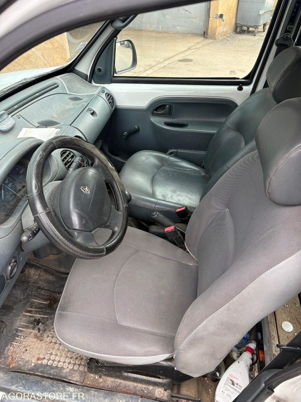FOURGONNETTE RENAULT KANGOO - Fourgonnette: photos 4 FOURGONNETTE RENAULT KANGOO - Fourgonnette: photos 4