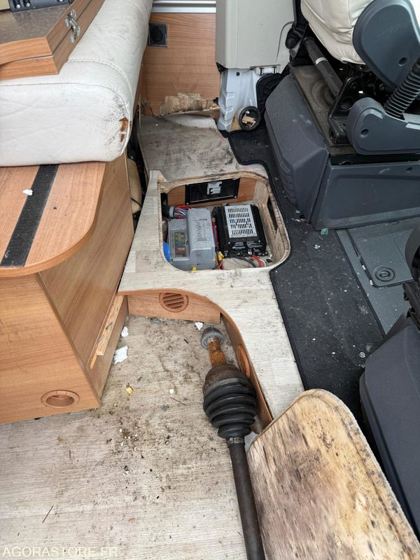 Fiat Ducato, camping-car - 2017 - 62000km - accidenté - Fourgon aménagé: photos 5 Fiat Ducato, camping-car - 2017 - 62000km - accidenté - Fourgon aménagé: photos 5