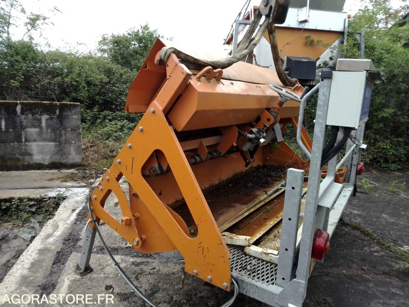 GRAVILLONNEUR - Travaux routiers: photos 1 GRAVILLONNEUR - Travaux routiers: photos 1
