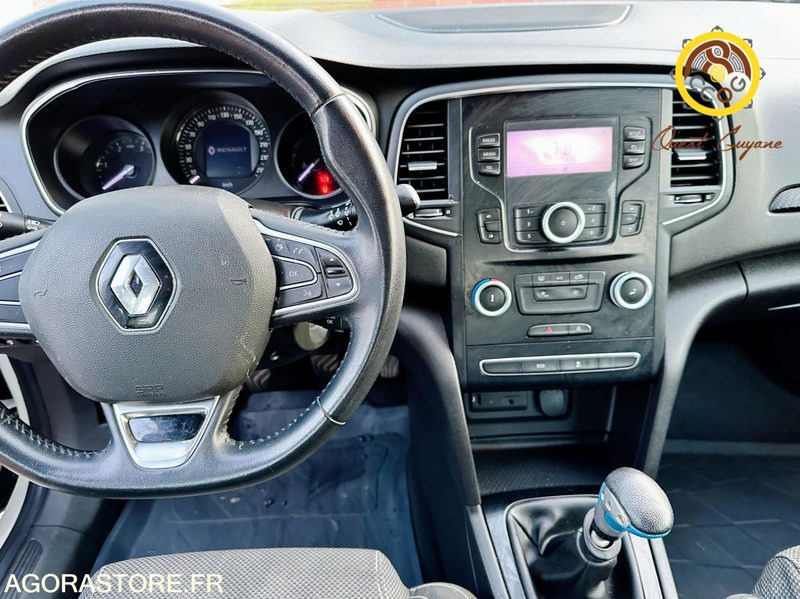 GUYANE FRANCAISE CONTINENT SUD AMERICAIN-RENAULT MEGANE 4_2017_128145 KM - Voiture: photos 3 GUYANE FRANCAISE CONTINENT SUD AMERICAIN-RENAULT MEGANE 4_2017_128145 KM - Voiture: photos 3
