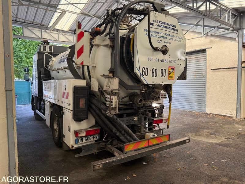 Hydrocureur Rivard 19T - 406 000 KM - Année 2008 - Camion hydrocureur: photos 3 Hydrocureur Rivard 19T - 406 000 KM - Année 2008 - Camion hydrocureur: photos 3