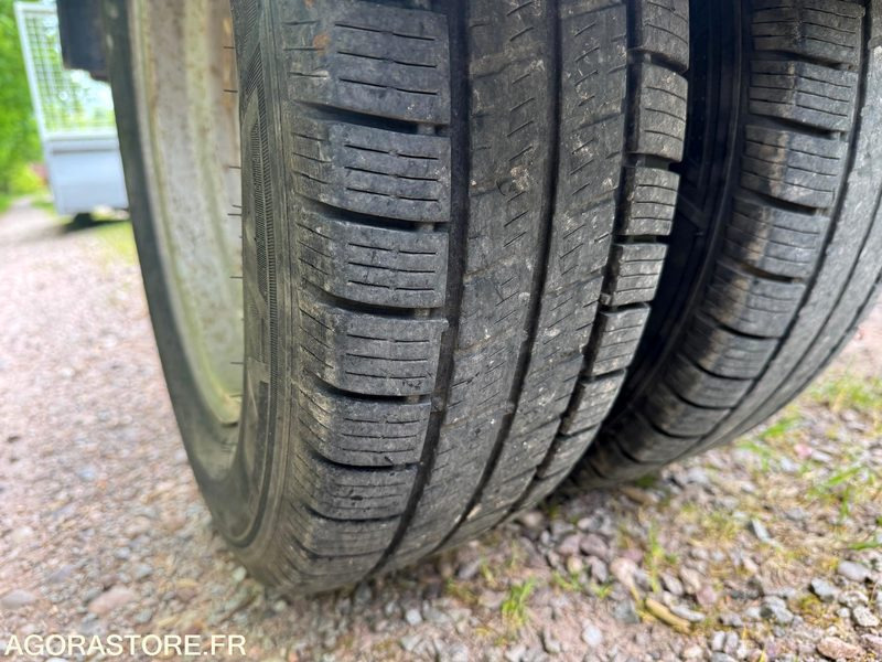 IVECO - 35C13 - avec système de benne amplirol - Véhicule utilitaire benne: photos 4 IVECO - 35C13 - avec système de benne amplirol - Véhicule utilitaire benne: photos 4