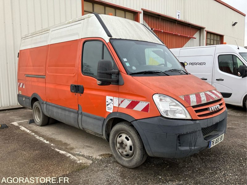 IVECO - 50C15 - 2007 / 332349 KM (P2001860) - Fourgon utilitaire: photos 3 IVECO - 50C15 - 2007 / 332349 KM (P2001860) - Fourgon utilitaire: photos 3