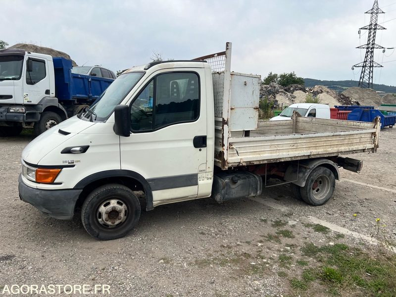 IVECO BENNE 35C12 - Véhicule utilitaire benne: photos 2 IVECO BENNE 35C12 - Véhicule utilitaire benne: photos 2