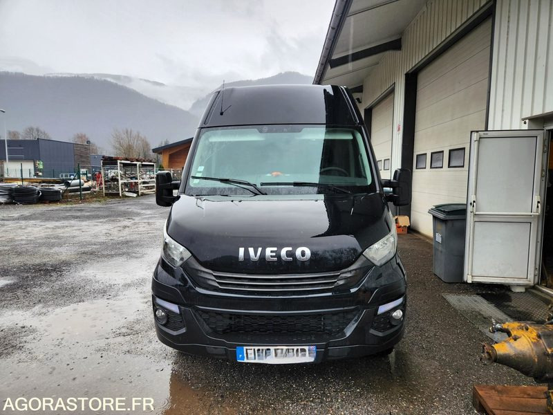 IVECO DAILY 35C21- 2017 / 170000 KM - Fourgon utilitaire: photos 1 IVECO DAILY 35C21- 2017 / 170000 KM - Fourgon utilitaire: photos 1