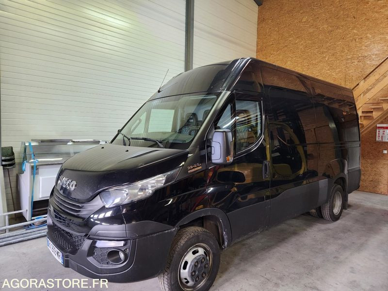 IVECO DAILY 35C21- 2017 / 170000 KM - Fourgon utilitaire: photos 2 IVECO DAILY 35C21- 2017 / 170000 KM - Fourgon utilitaire: photos 2