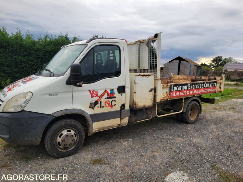 Iveco 35c12 - Véhicule utilitaire benne: photos 1 Iveco 35c12 - Véhicule utilitaire benne: photos 1