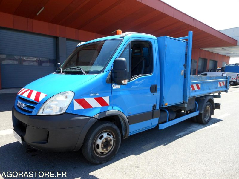 Iveco Daily 35C15 3.0 litres 146cv tri benne - Véhicule utilitaire benne: photos 1 Iveco Daily 35C15 3.0 litres 146cv tri benne - Véhicule utilitaire benne: photos 1